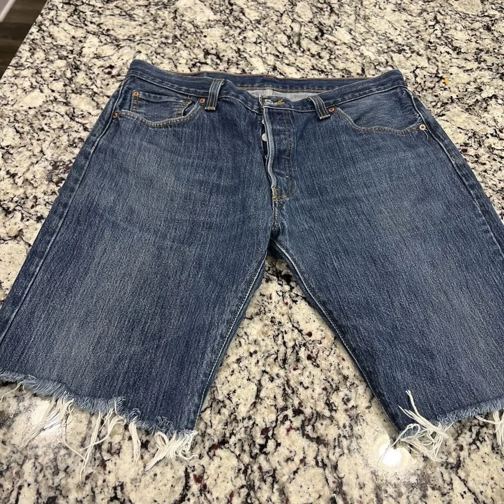 Levis elevate your